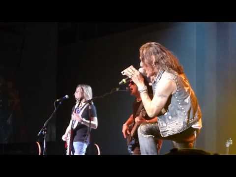 Ratt - Round and Round (Treasure Island Casino, Welch, MN 2017)
