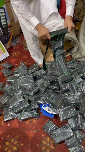 💪 Stay Active Without the Pain! Support your full leg with a brace made for stability and smooth movement. 🦵 Great for weak knees, joint pain & injury recovery ✨ Soft, flexible & skin-friendly fabric 🏋 Ideal for sports, gym & daily mobility 👉 Shop now at makstore.com | MAK Store