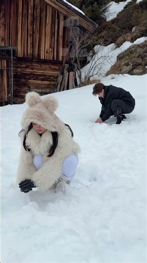 RANKING LOVERS SNOWBALLING MOMENT