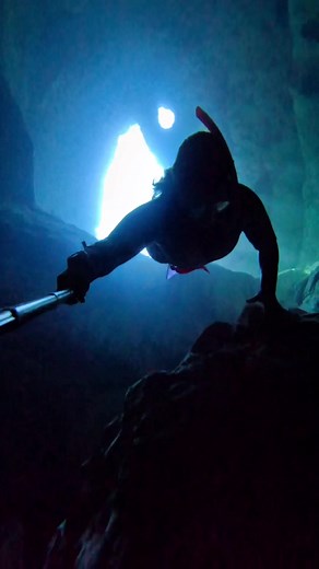 The practice of freefall in freediving occurs when a free diver reaches a point of negative buoyancy and stops finning or swimming downward, allowing the force of gravity alone to draw the diver deeper. #freefall #freedivingvideo #apneatraining #underwatertiktoks #apnea #foryourpage #fypシ #hypoxia #apneaculture #freediving #girlswhofreedive @gopro @waihana.wetsuits @kendrathefloridagirl @leaderfins