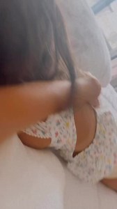 7.2K views · 167 reactions | Mamá quiere besos  I Isabel Macedo compartió un tierno vídeo jugando junto a su hija Isabelita. | La 100 FM | Facebook