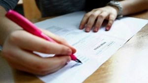 BAC 2017. Un elev din Iasi a PROMOVAT, dupa contestatie: de la 3,70 la istorie a ajuns la nota 10