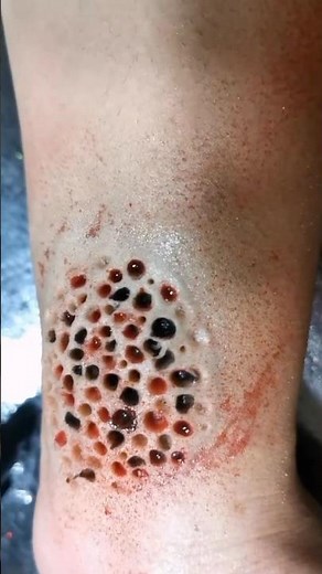 The most dangerous trick on hand / trypophobia 🤮 #sfx #sfx_makeup #sfxartist #shorts #makeup