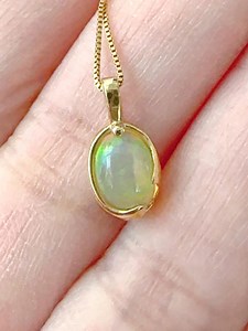 10K Gold Opal Mini Necklace - Etsy Canada