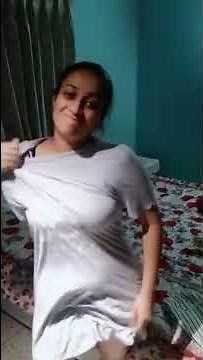 Girl Removing Cloths !! || Latest Trendz ||