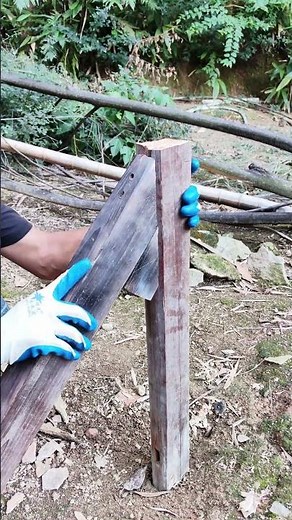 Técnica de contraventamento diagonal, estabiliza facilmente as estacas de madeira sem balançar