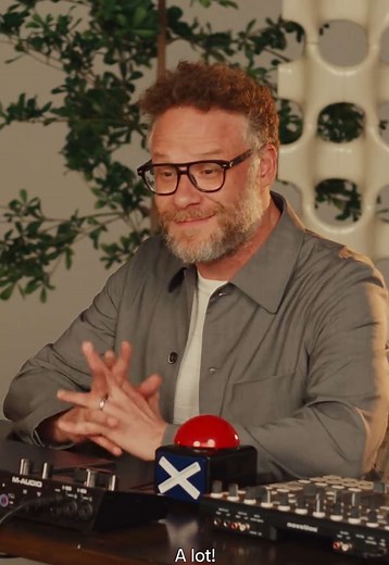 Get out there! Penélope Cruz, Seth Rogen and Olivia Wilde give advice to lesbians at large on the Relationship Hotline. Full video on YouTube.