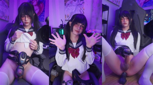 可爱的大屌伪娘Aroma玩穿戴式飞机杯与假屌并射精