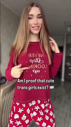 Big L Shemale Has Huge Cock bulge in Gray Leggins