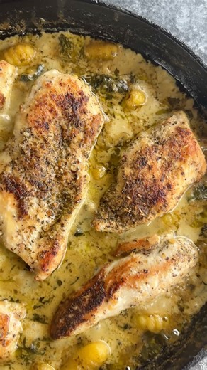 This Pesto Chicken Gnocchi is giving: minimal effort, maximum flavor. One pan, creamy pesto sauce, golden chicken, and pillowy gnocchi that tastes straight off a restaurant menu, all without leaving your kitchen. | Sweet Peas & Saffron