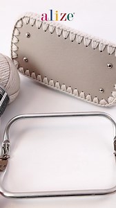 Alize Superlana Maxi ve Maxi Batik ile balıksırtı el çantası💫 🎥 Çantanın yapılışını YouTube kanalımızdan izleyebilirsiniz. Şablonuna www.alize.gen.tr web sitemizden MODELLER bölümüne tıklayıp ulaşabilirsiniz. Alize Superlana Maxi & Superlana Maxi Batik 25% Wool - 75% Acrylic 100 gr - 100 m 🎨 Renkler: Alize Superlana Maxi 599 Alize Superlana Maxi Batik 7830, 7802 Tığ No: 3,00 - 4,00 mm #alizesuperlanamaxi #crochet #alizeyarns #bag #fashion | Alize Hand Knitting Yarns