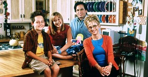 The Original Lizzie McGuire Cast Is Back For The Reboot, But We Have One Question