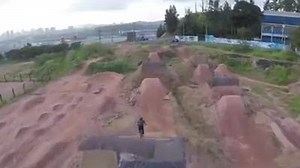 32K views · 629 reactions | Drone invade espaço aéreo de caracastrails. | Leandro Moreira "Overall" | Facebook