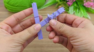 I made it using a clothes peg and knitting thread. I got the order. #crochet #knitting #knit | Desing Crochet