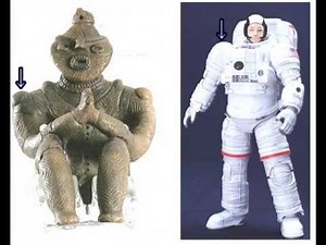 377+375 土偶は宇宙服を着たエイリアン Aliens in Spacesuits, Clay Figures in Japan