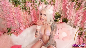 Pink Room Ep.23: Submissive Kasara Wood Rims, Sucks and Fucks