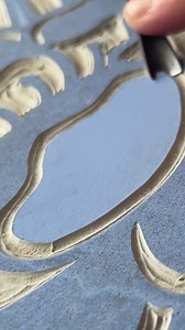 Just keep pushing 💙 #carving #printmakerstudio #printmaker #linocutprint #oddlysatisfying #satisfying #asmrsounds #asmrvideo | Illukace