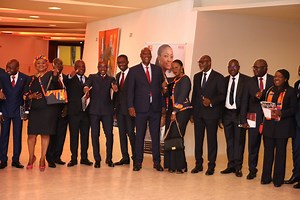 Executive Education : la 12ème promotion de l’Advanced Management Program (AMP) de MDE Business School reçoit son certificat de fin de formation - Abidjan.net Photos