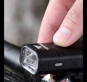 HANCIRCLE Bicycle Light, Bicycle Headlight, Night Riding Flashlight, Mountain Bike Riding Light, Rainproof, Super Bright, Convenient, Lighting Distance About 650 feet, Battery 2000 mAh, USB Charging