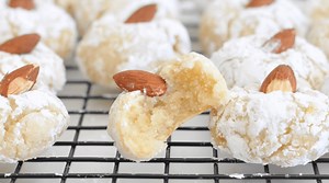 Italian Almond Cookies - Recipe (Video) - Hardcore Italians