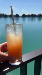Mocktails and lunches lately….@fijimarriottresortmomibay QR codes by the pool makes it super easy to order. Drinks in the adults-only infinity pool and in-room dining in our bure by the lagoon. 📍Fiji 🇫🇯 | Foodpornjournal