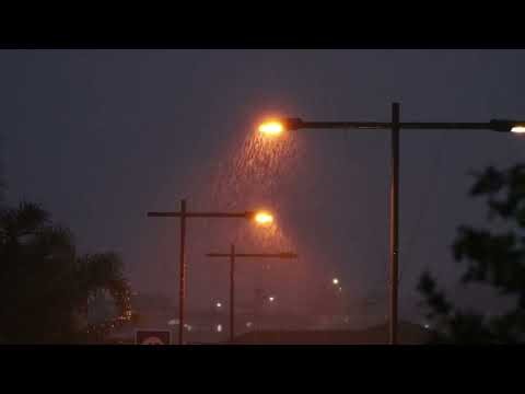 Night Rain on Empty Streets | Relaxing Ambience with Street Lights & Gentle Rain Sounds