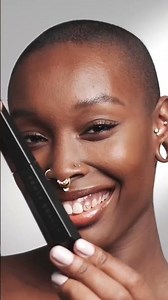 Build ya lashes with our Hella Thicc Volumizing Mascara 🖤 #HellaThiccChallenge end 4/11! ✨
