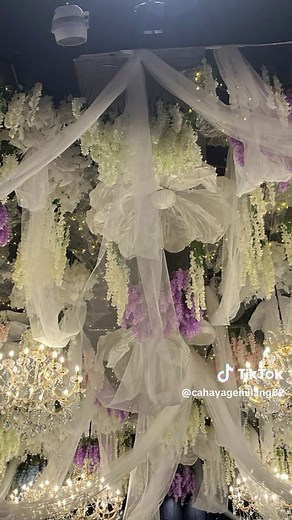 Persewaan Lampu Chandelier Kristal untuk Wedding