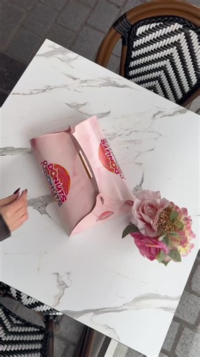 NOUVELLE DESTINATION : ROUBAIX 🌸 Donuts & Donuts pose ses valises au Centre Commercial Espace Grand Rue de la ville de Roubaix… 🎉 Et pour marquer le coup ? un donuts offert pour les 100 premières personnes 📅 Le 29 novembre 2025 📍Centre Commercial E.Leclerc 21 Bis Grande Rue, 59100 Roubaix On dirait qu’une pause gourmande vous attend !! @espacegrandrue 🩷 Merci au @cafedeparis.lille #donutsanddonuts #ouverture #gourmandise #donutsoffert #donutslovers #roubaix #nord #donuts | Donuts & Donuts