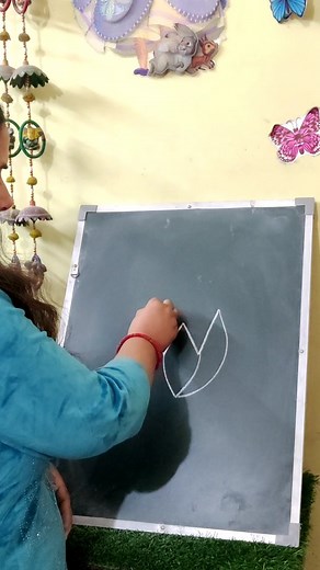 Easy Lotus Drawing step by step #lotus #trending #viral #kidsactıvıtıes #tiktok #lotusflower #lotusdrawing #drawing #reels #instagramreels | ML Drawing