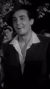 Vittorio Gassman e Silvana Mangano in “Riso Amaro”, regia di Giuseppe De Santis.l, 1949. #Repost @lacinecricca “Era il mio quarto o quinto film, per me che venivo dal teatro il passaggio nel cinema era stato delicato. Ero un giovane impetuoso e anche fanatico, con un atteggiamento snobistico che mi è restato nel tempo. Di qui certi miei giudizi sul film, che invece ha avuto molti meriti e non lo dico per geopolitica, perché c’è qui De Santis che è stato ed è grandissimo autore di cinema. “Riso a