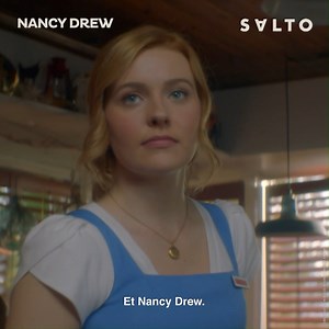 Meurtrie par le décès de sa mère, Nancy Drew, jeune détective en herbe de 18 ans, a abandonné son amour pour les faits divers et les crimes en tout genre. Mais le meurtre d'une jeune femme va la propulser malgré elle dans une enquête qui la dépasse... Découvrez NANCY DREW, par les créateurs de Gossip Girl et Newport Beach, disponible sur Salto ! | AlloCiné