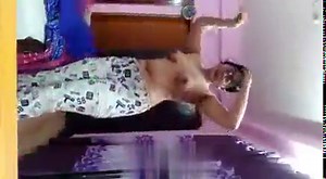 Sexy girl removing her saree