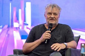 Krzysztof Cugowski osobiście, szczerze i wyczerpująco. Biografia ikony polskiej sceny muzycznej