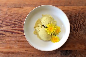 Simple Homemade Dandelion Ice Cream