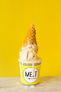 16 reactions | Dulce de leche, Spanish for “sweet milk,” has a rich, sweet, and slightly nutty taste that adds a touch of indulgence to this flavor朗 Drover Dulce de Leche is a creamy base with crunchy toasted pistachios and a sweet strawberry swirl throughout | MELT Ice Creams | Facebook