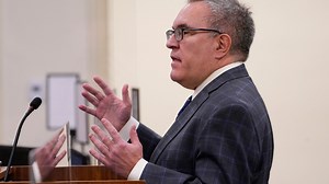 In key vote, Democrats reject Wheeler Cabinet appointment