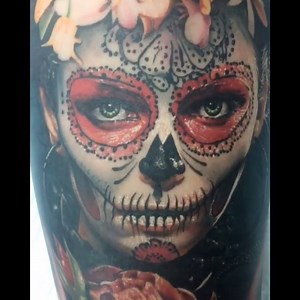 Sugar skull lady by Ben Kaye 💃 #TATTOODO | Tattoodo
