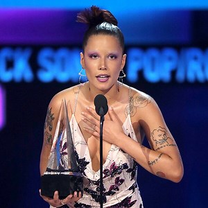 Halsey Delivers Passionate Speech After Receiving Her First-Ever American Music Award