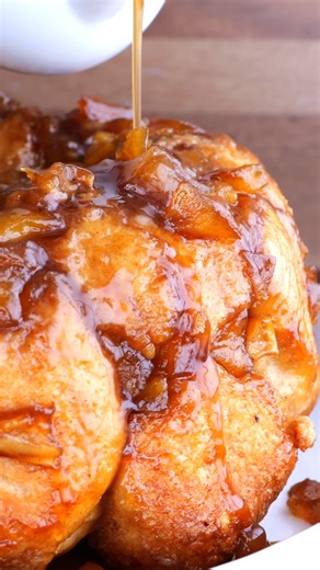 Apple Pie Monkey Bread is a soft, sweet, sticky, and flavorful dessert made from scratch with homemade dough and apple pie filling. Comment "recipe please" and I will send you the link! #ApplePieVibes #applepierecipe #applepieinspired #monkeybread #applerecipes #applerecipe #applerecipeideas #doughmaking #brunchtime #willcookforsmiles #brunchideas | Will Cook For Smiles