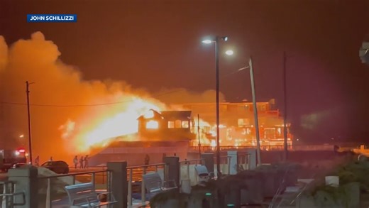 Motel, 2 residential buildings destroyed in fire in Salisbury, Mass.