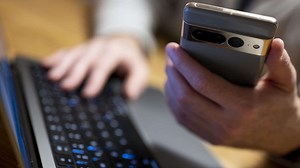 Anlagebetrug in Millionenhöhe: Mann in München um viel Geld gebracht – Polizei fahndet öffentlich nach Täter