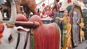 18 reactions | #republicday2024 || The tableau of #maharashtra is based on the background of Chhatrapati Shivaji Maharaj’s 350th coronation year celebrations. The front portion of tableau presenting Rajmata Jijau teaching child Shivaji, the lesson of politics, equality, justice and equanimity. AIR Report - Dipendra kumar | All India Radio News | Facebook