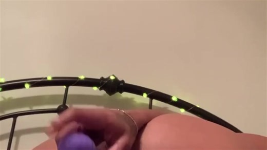 Twerk Princess Riding Dildo Big Jiggly Ass Cheeks Masturbation