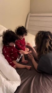 Overwhelmed by the sweetest kisses and warmest cuddles from our little twin darlings. Love is truly in the air! 💕👶 #babyreels #julietteandgianna #cutebabies #cutenessoverload #facebookviral #ArzolaTwins #babytiktok #twinsisters | Roldan Pakiding