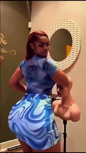 TWERKING IN THE BATHROOM FAT ASS 🍑🥵