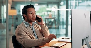 Telefonanruf, Computer und Geschäftsmann im Büro: Stockvideos & Filmmaterial (100 % lizenzfrei) 3945944119 | Shutterstock