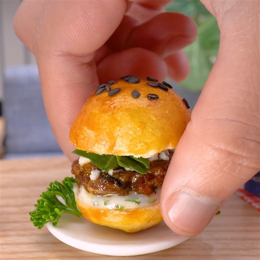 5.1K views · 181 reactions | So yummy homemade miniature Burger | Teeny Cakes | Facebook