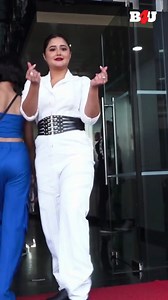 2.8K views · 29 reactions | Rashami Desai looks beautiful in white outfit as she gives flying kiss to paps #RashamiDesai #rashamidesaifans #bhojpuriactress #bhojpuriactresses | B4U Entertainment | Facebook