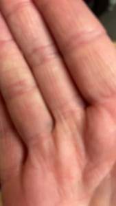 *****edit so it would appear Shiey has gone out for the morning so not as quick as usual 😂😂***** I haven’t played this game for a while 😂 We have the kits for the Erysimum shawl back in and also new colours. This is one of our favourites. Watch this space for new kits………… So how long do you think it will take Shirley to come round to see the new yarn 🤔 Tag a friend and guess the time. Winner will get a wee treat 💕 @hjerte_garn @artyarns #kareliahouse #kareliacafe #knittersgonaknit #knitting